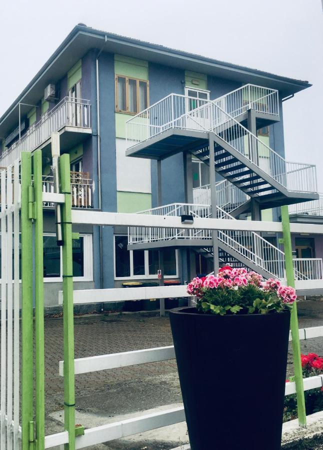 7 Lakes Aparthotel Burolo Exterior photo